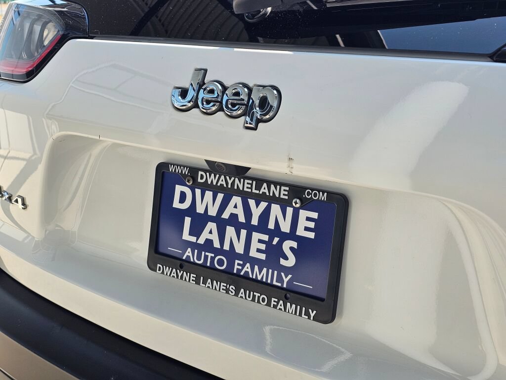Used 2020 Jeep Cherokee Latitude AWD/4WD image 14