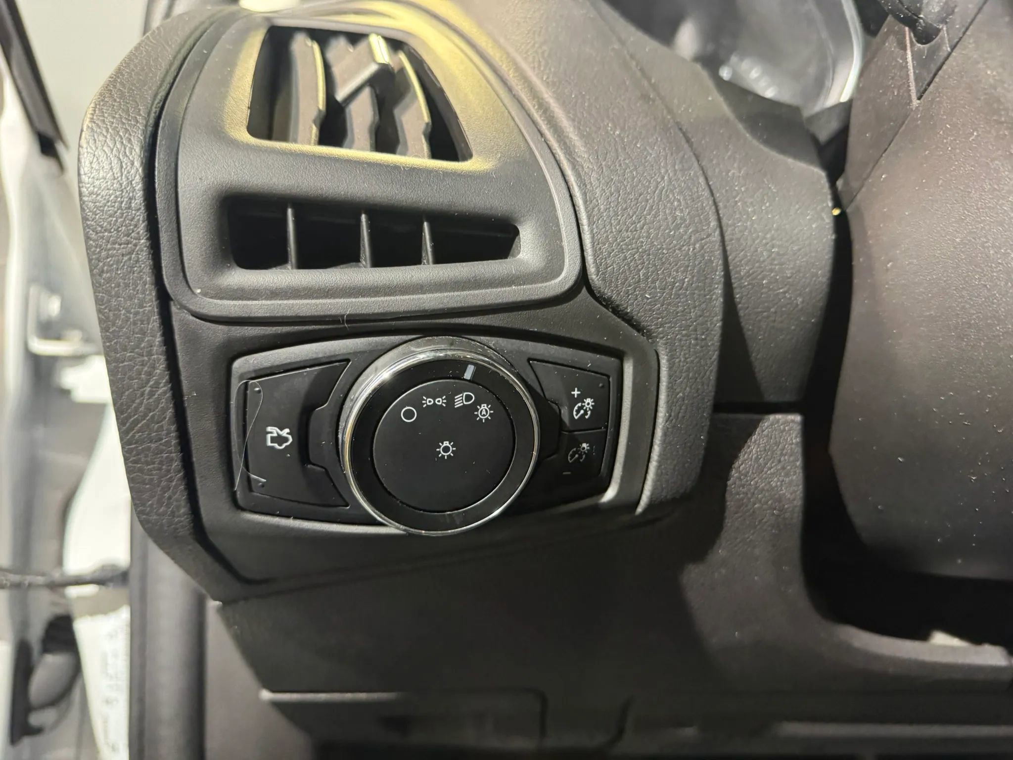 Used 2014 Ford Focus SE image 11