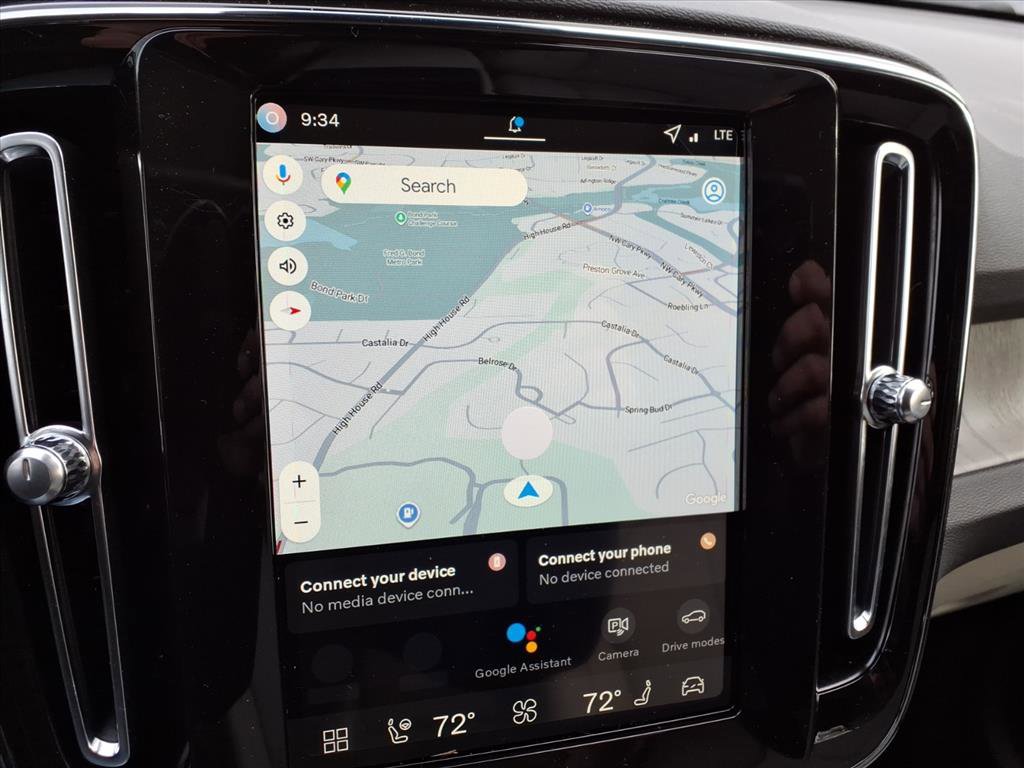 New 2026 Volvo XC40 B5 Plus w/ Protection Package Premier image 17