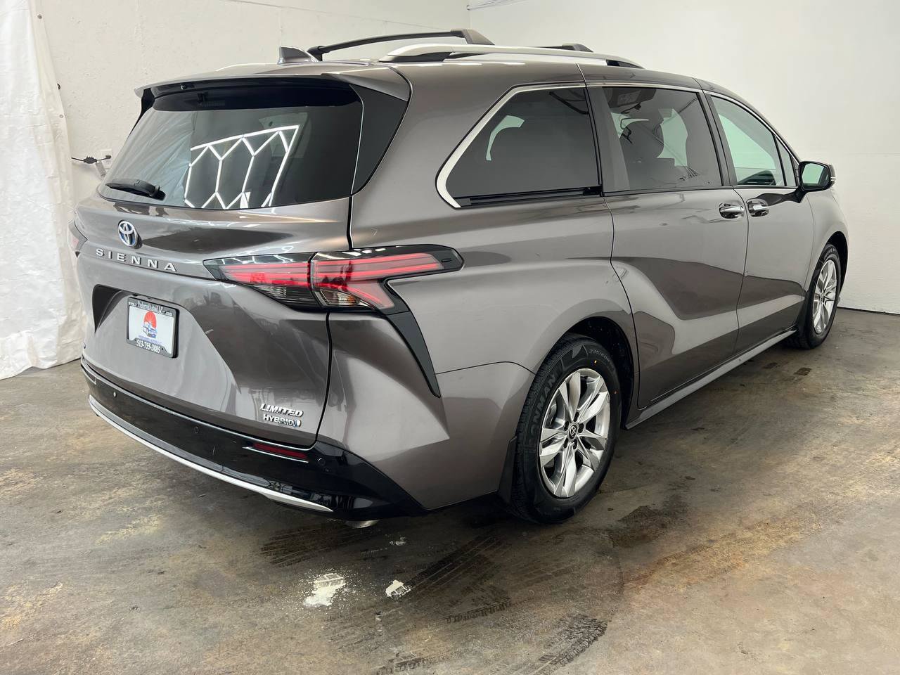 Used 2022 Toyota Sienna Limited AWD/4WD image 4