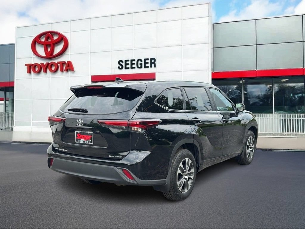Used 2025 Toyota Highlander XLE AWD/4WD video 3