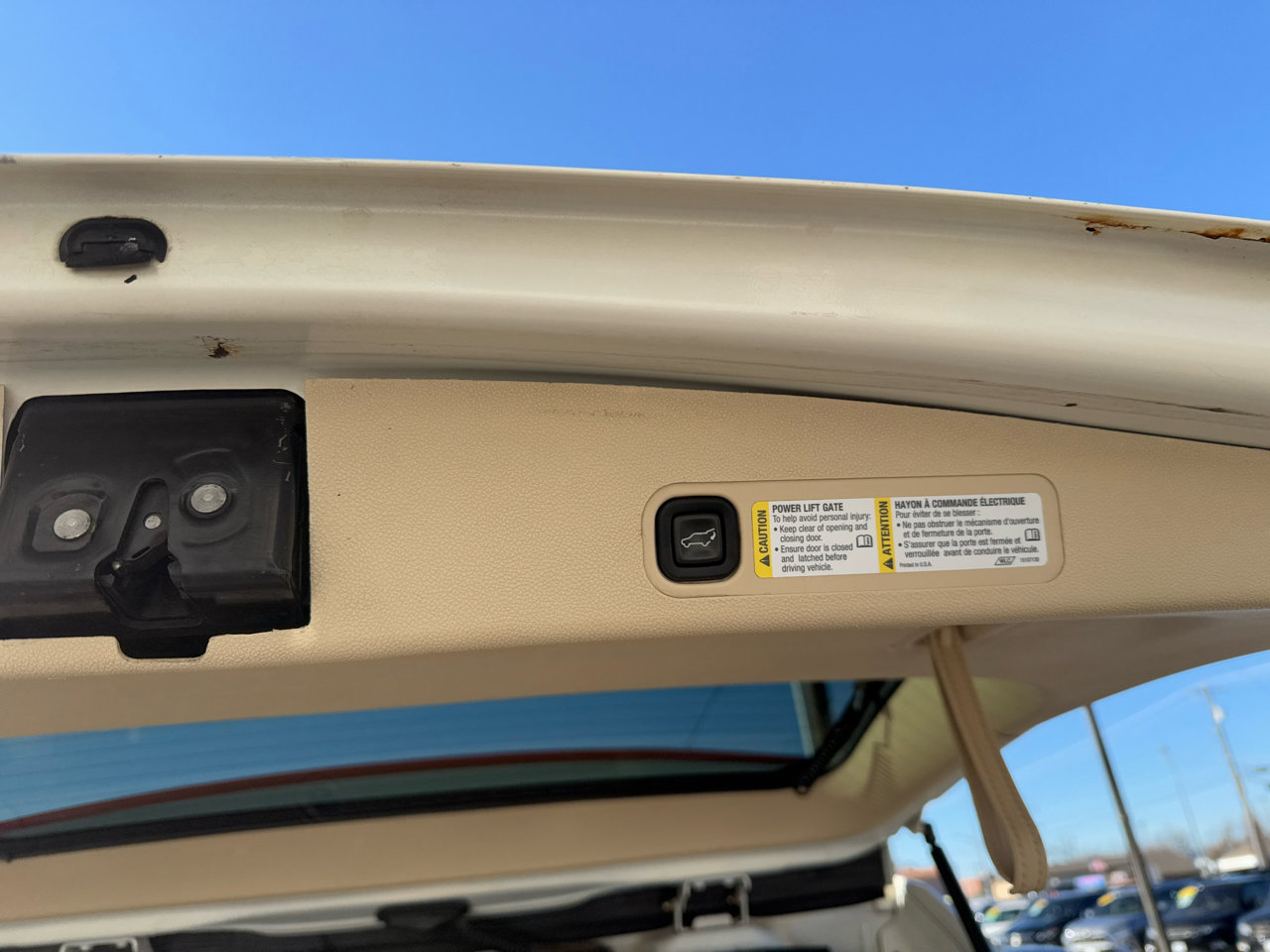 Used 2007 Cadillac Escalade AWD w/ Information Package image 9