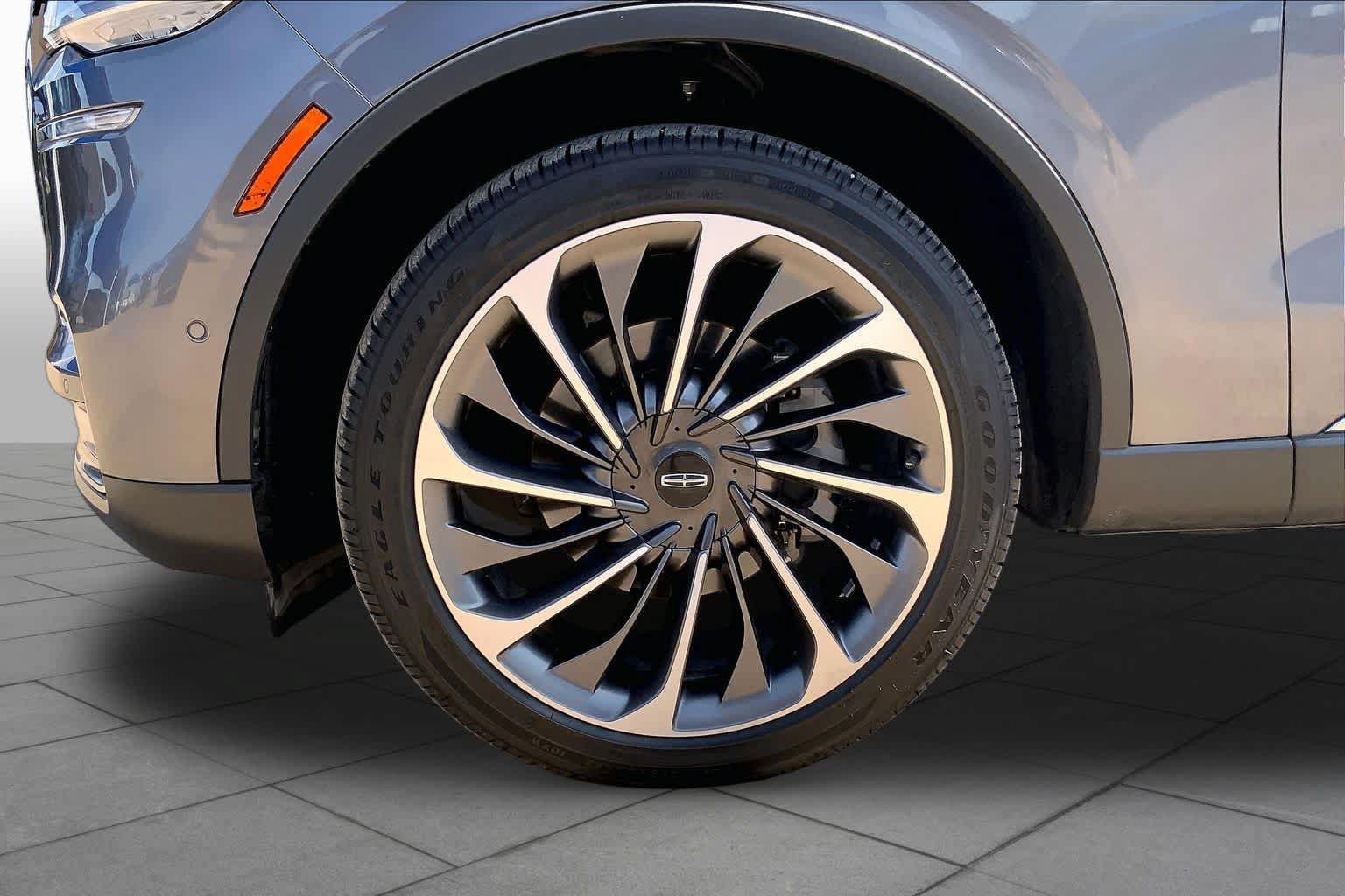 Used 2022 Lincoln Aviator Reserve w/ Equipment Group 201A AWD/4WD image 11