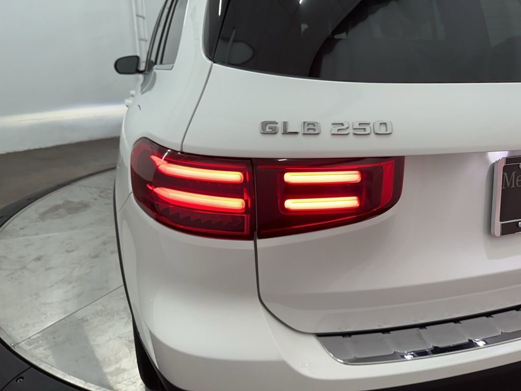 New 2026 Mercedes-Benz GLB 250 4MATIC image 28