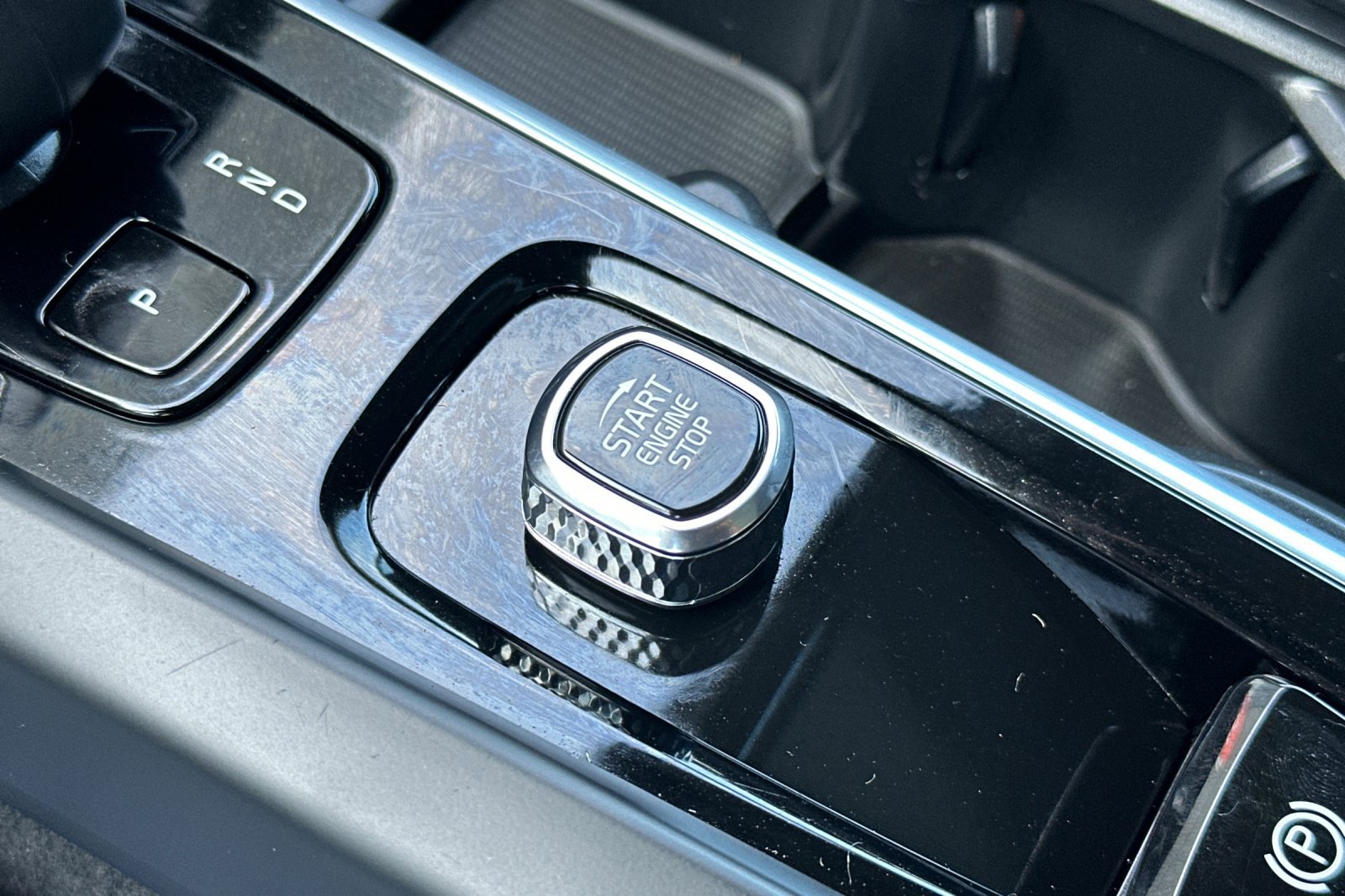 Certified 2025 Volvo XC60 B5 Core AWD/4WD image 27