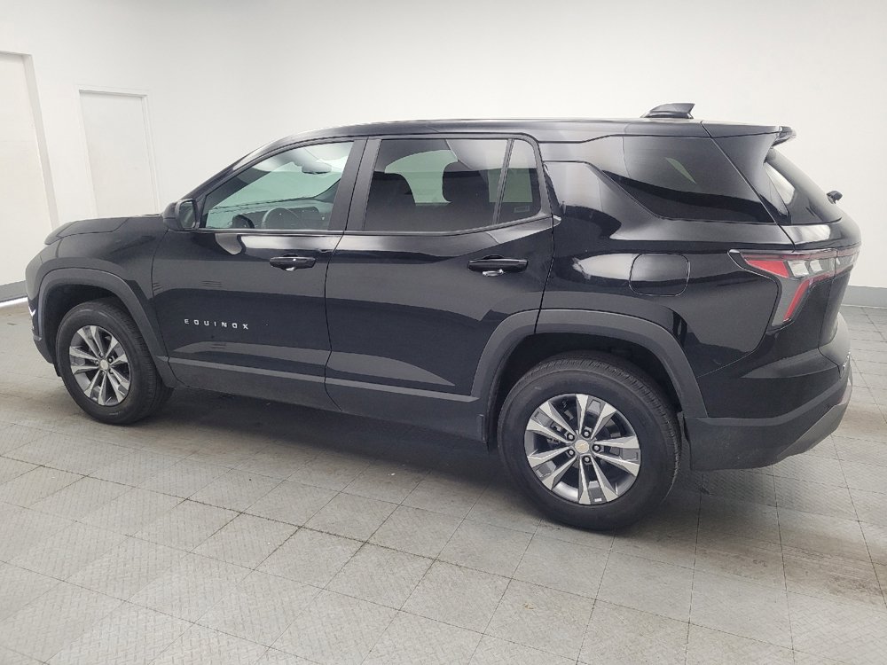 Used 2025 Chevrolet Equinox LT FWD image 3