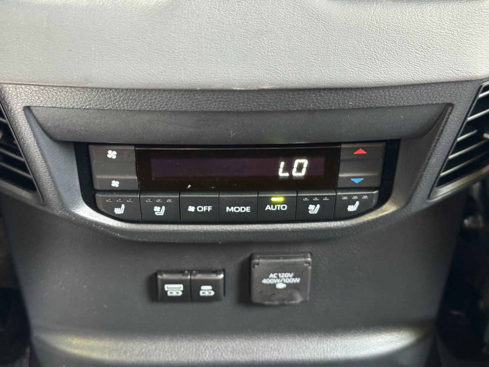 Used 2024 Toyota Sequoia Platinum AWD/4WD image 39