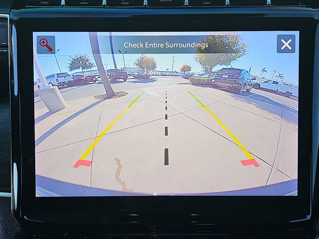 Used 2023 Jeep Grand Cherokee Limited w/ Black Appearance Package image 24