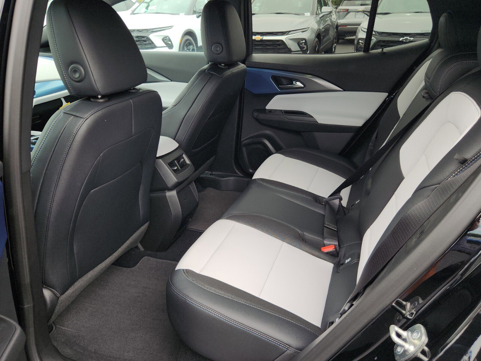 New 2026 Chevrolet Equinox EV LT AWD/4WD image 7