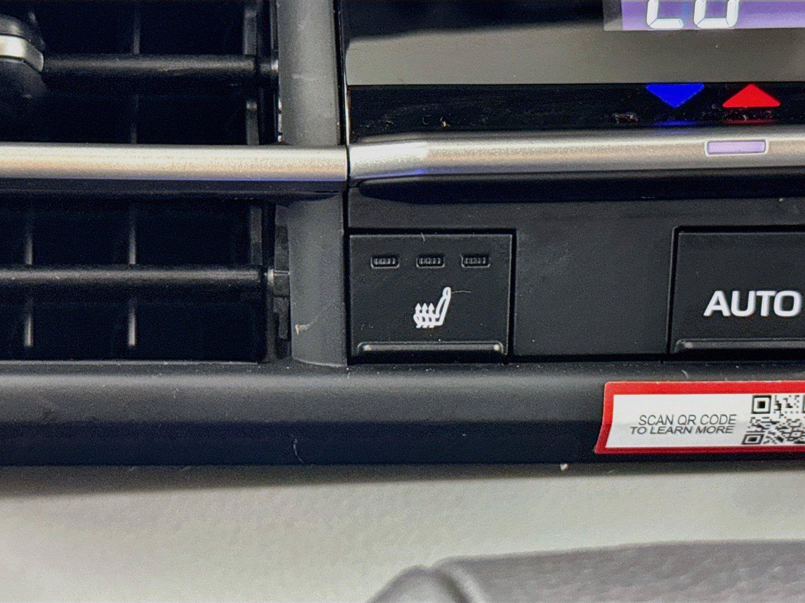 Certified 2026 Toyota Sienna XLE FWD image 8