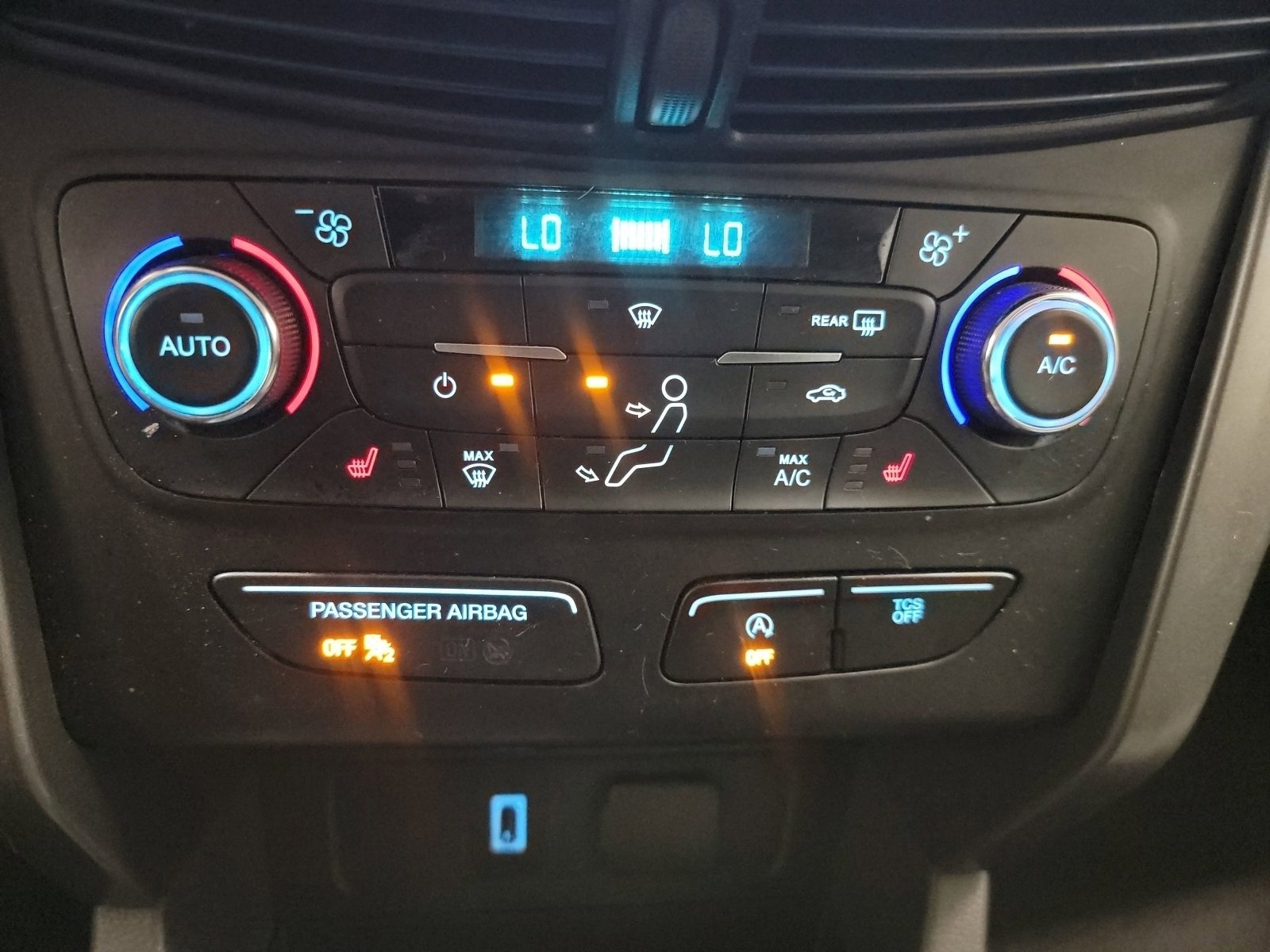 Used 2017 Ford Escape SE w/ Equipment Group 201A image 21