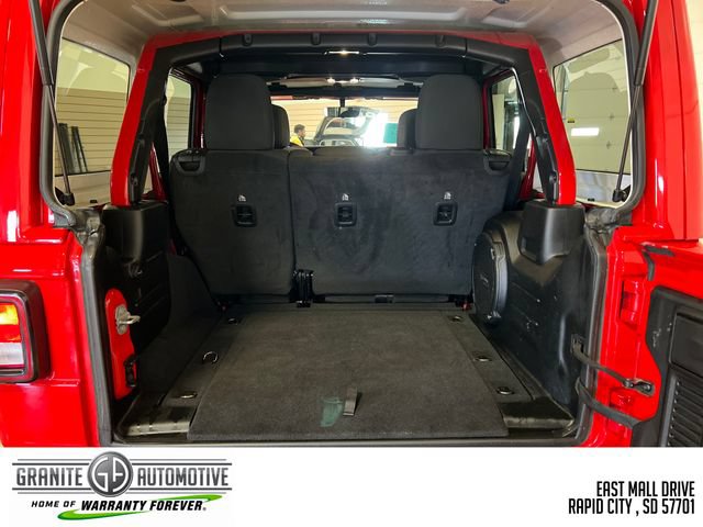 Used 2023 Jeep Wrangler Unlimited Sahara AWD/4WD image 22