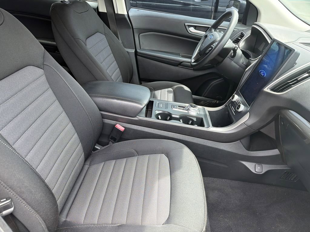 Used 2021 Ford Edge SE FWD image 12