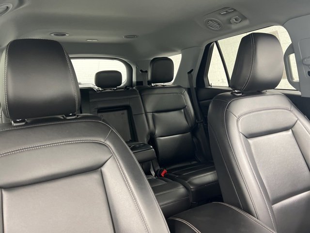 Used 2022 Ford Explorer XLT w/ Equipment Group 202A image 26