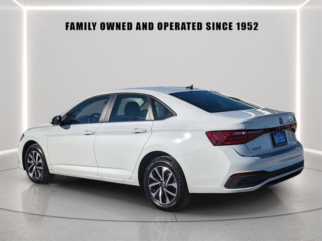 Used 2025 Volkswagen Jetta S image 4