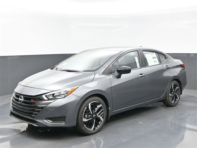 New 2025 Nissan Versa SR w/ Trunk Package