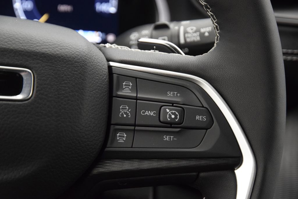 Used 2024 Jeep Grand Cherokee Altitude RWD image 22