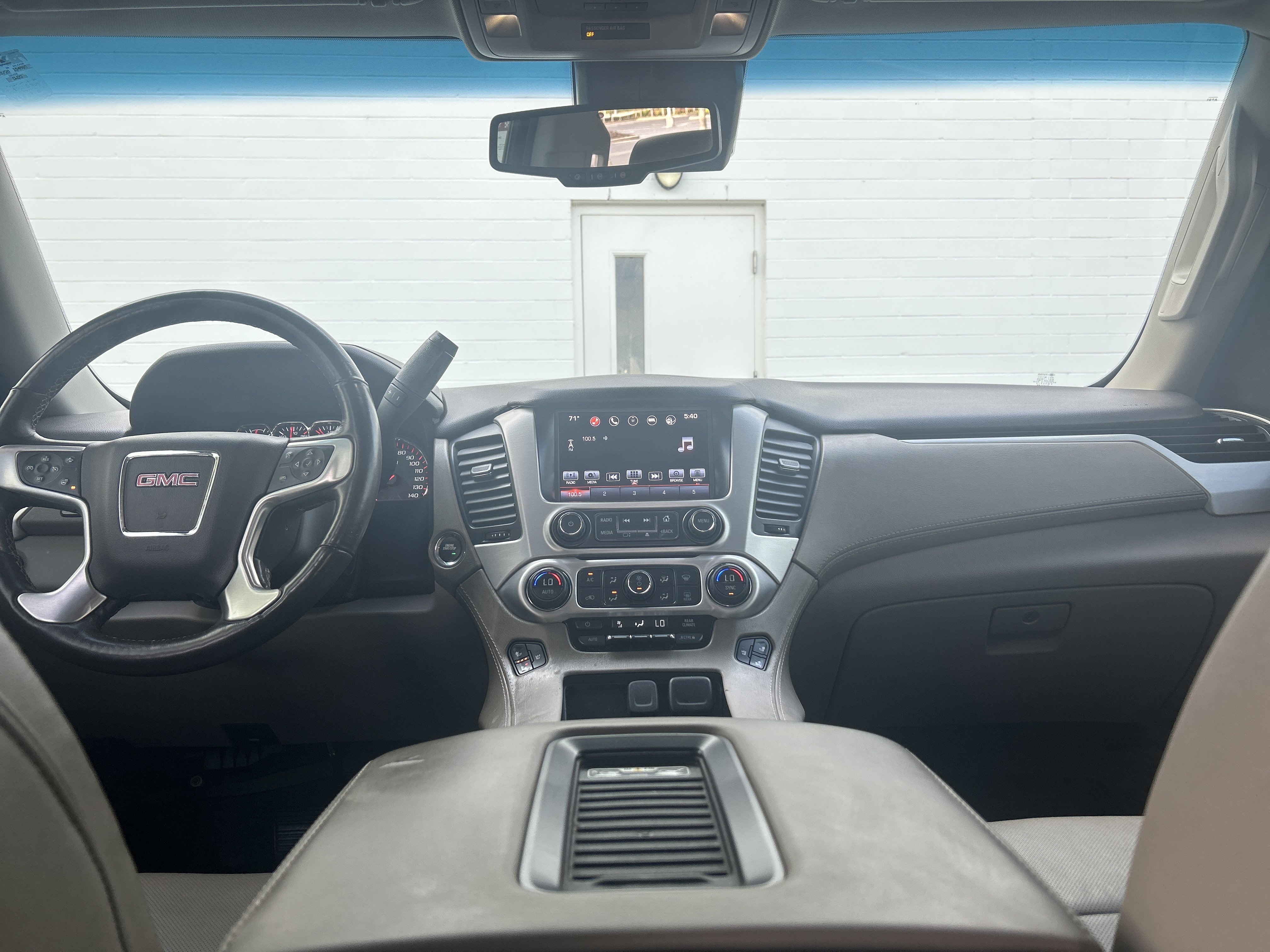 Used 2016 GMC Yukon SLT w/ Open Road Package AWD/4WD image 32
