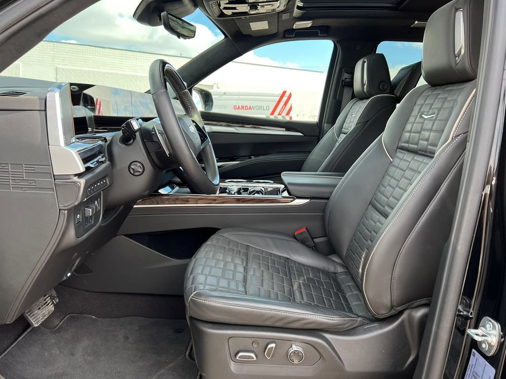 Certified 2025 Cadillac Escalade Sport Platinum w/ LPO, Floor Liner Package AWD/4WD image 3