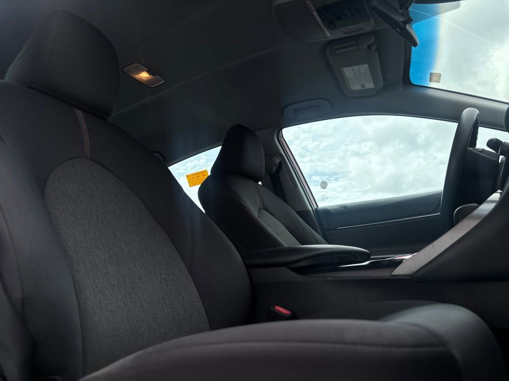 Used 2019 Toyota Camry LE FWD image 33