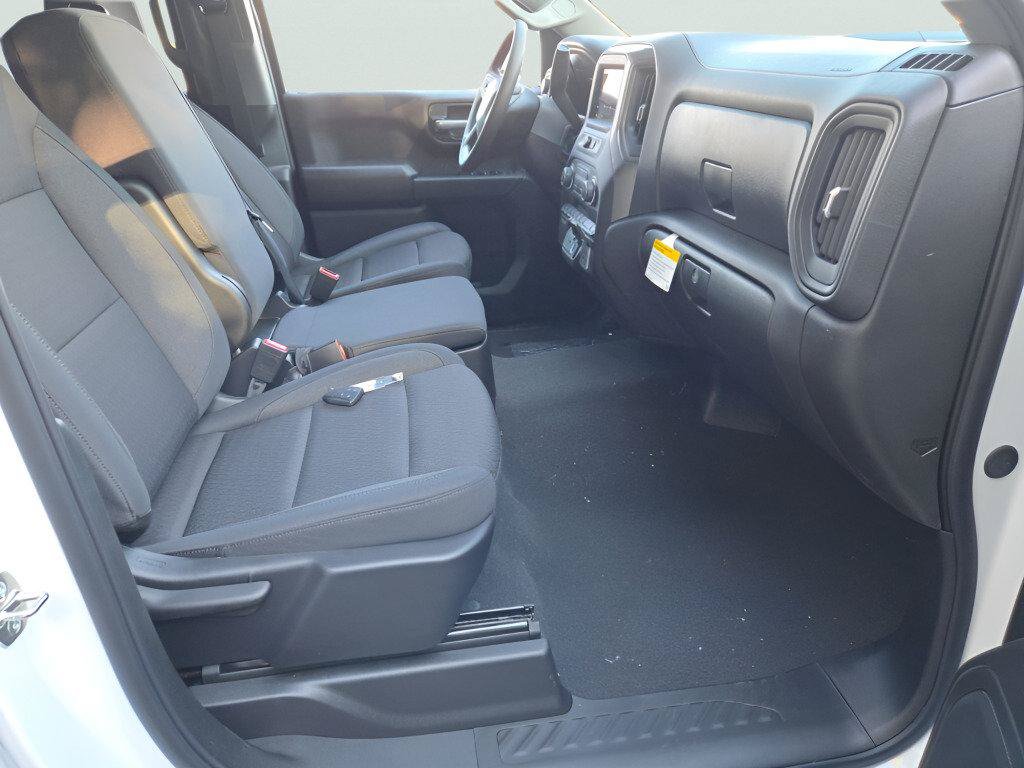 New 2026 Chevrolet Silverado 1500 Custom Trail Boss w/ LPO, Dark Essentials Package AWD/4WD image 8