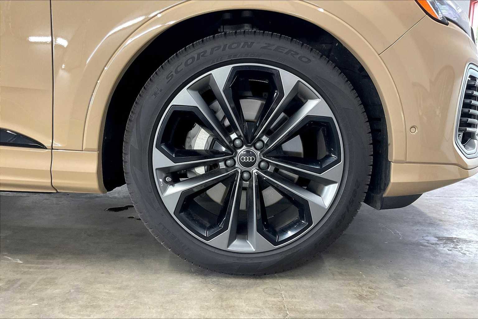 Used 2025 Audi Q7 3.0T Prestige image 12