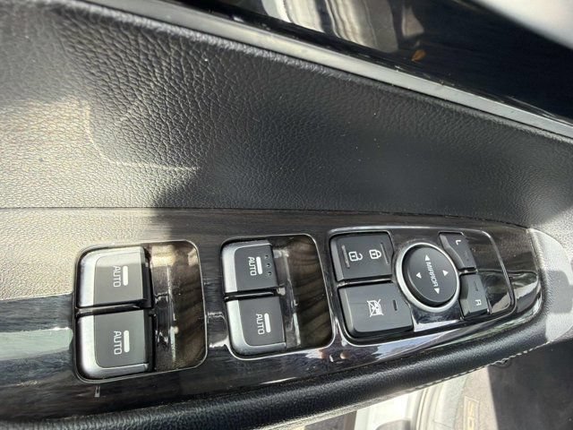 Used 2020 Kia Sorento LX FWD image 8