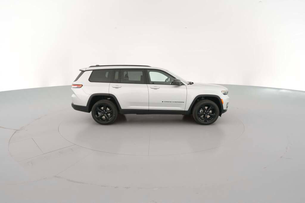 New 2025 Jeep Grand Cherokee L Limited w/ Black Appearance Package image 14