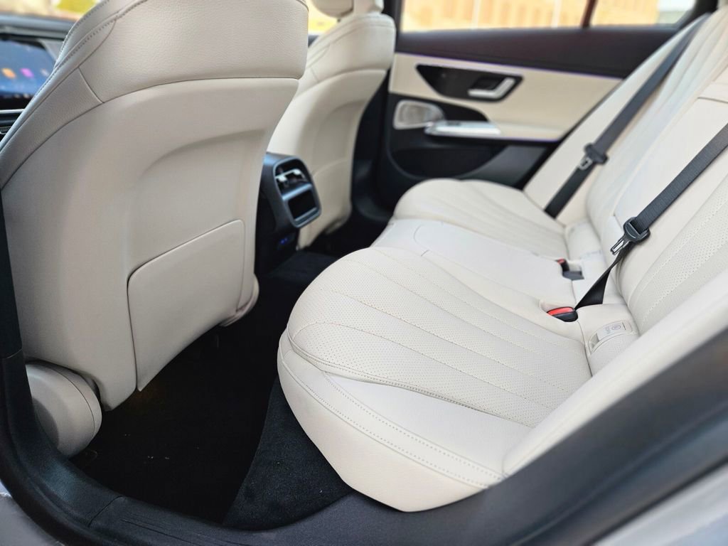 New 2026 Mercedes-Benz E 350 4MATIC Sedan image 16