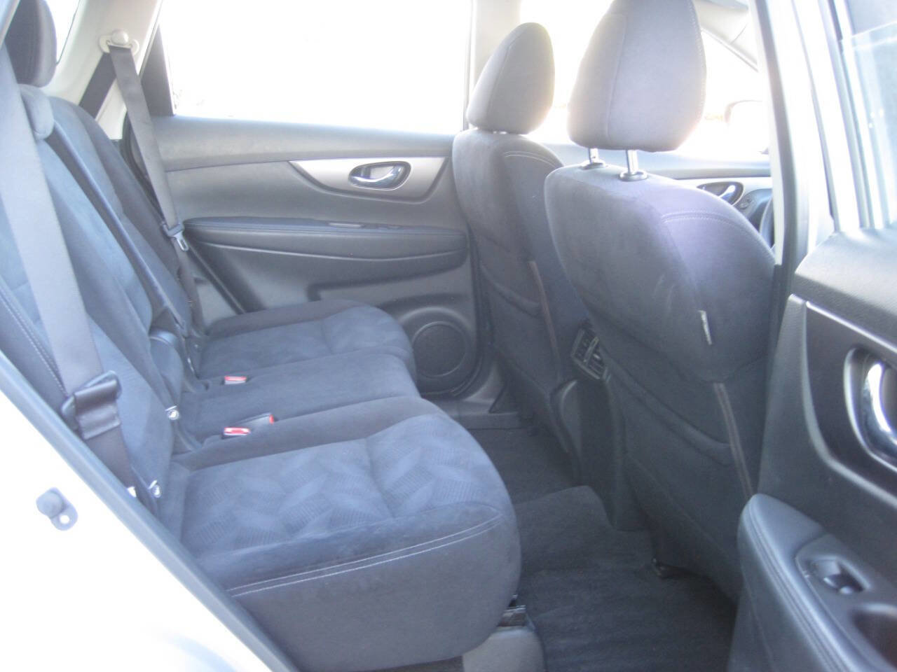 Used 2016 Nissan Rogue S image 26