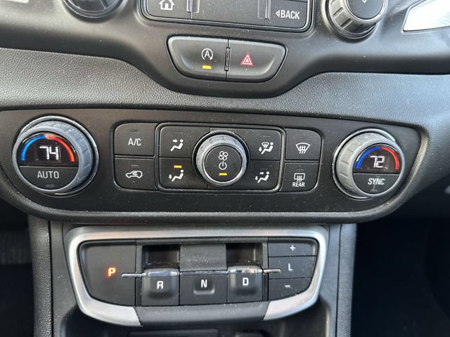 Used 2024 GMC Terrain SLT FWD image 18