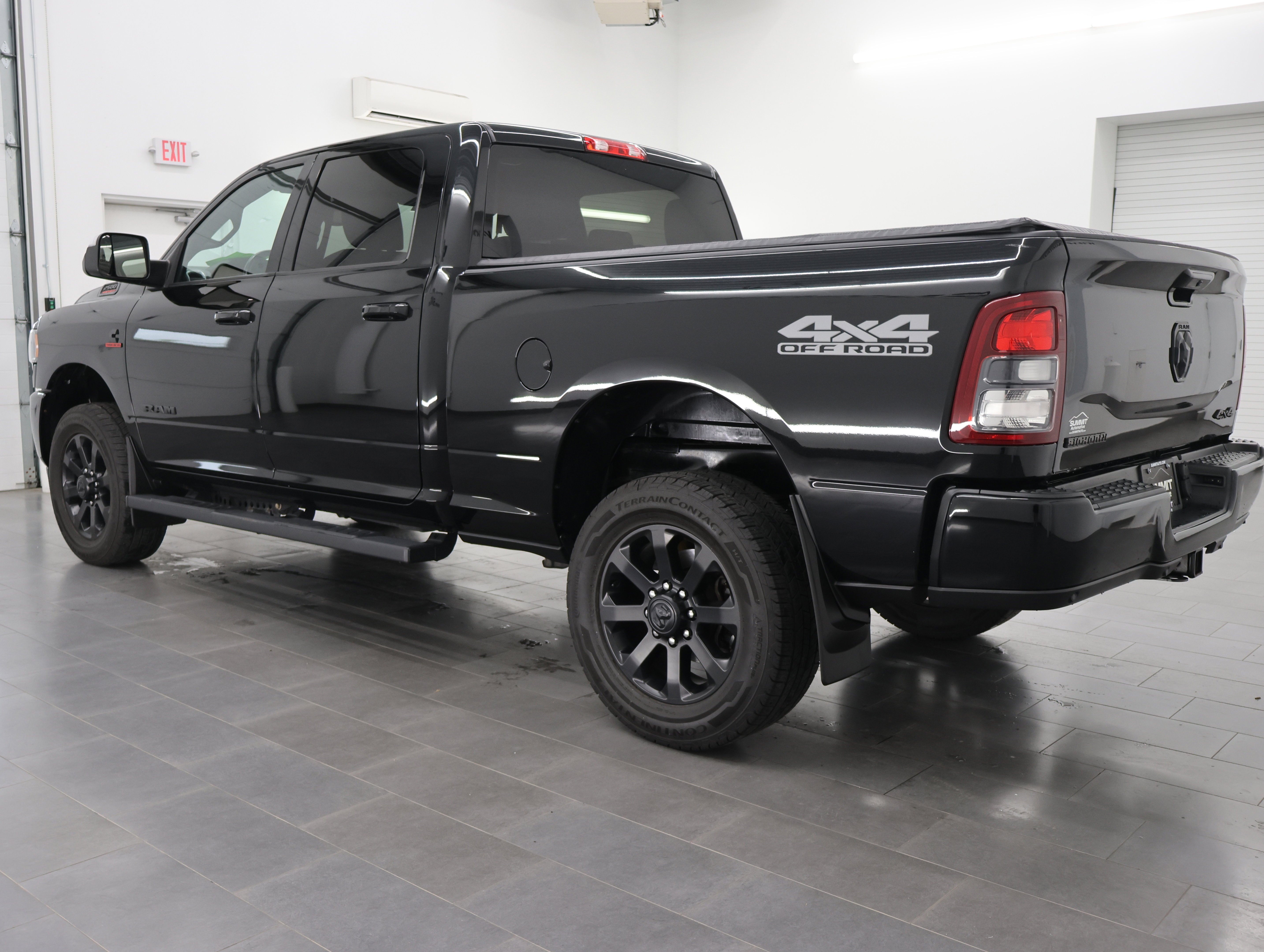 Used 2020 RAM 2500 Big Horn w/ Night Edition AWD/4WD image 6