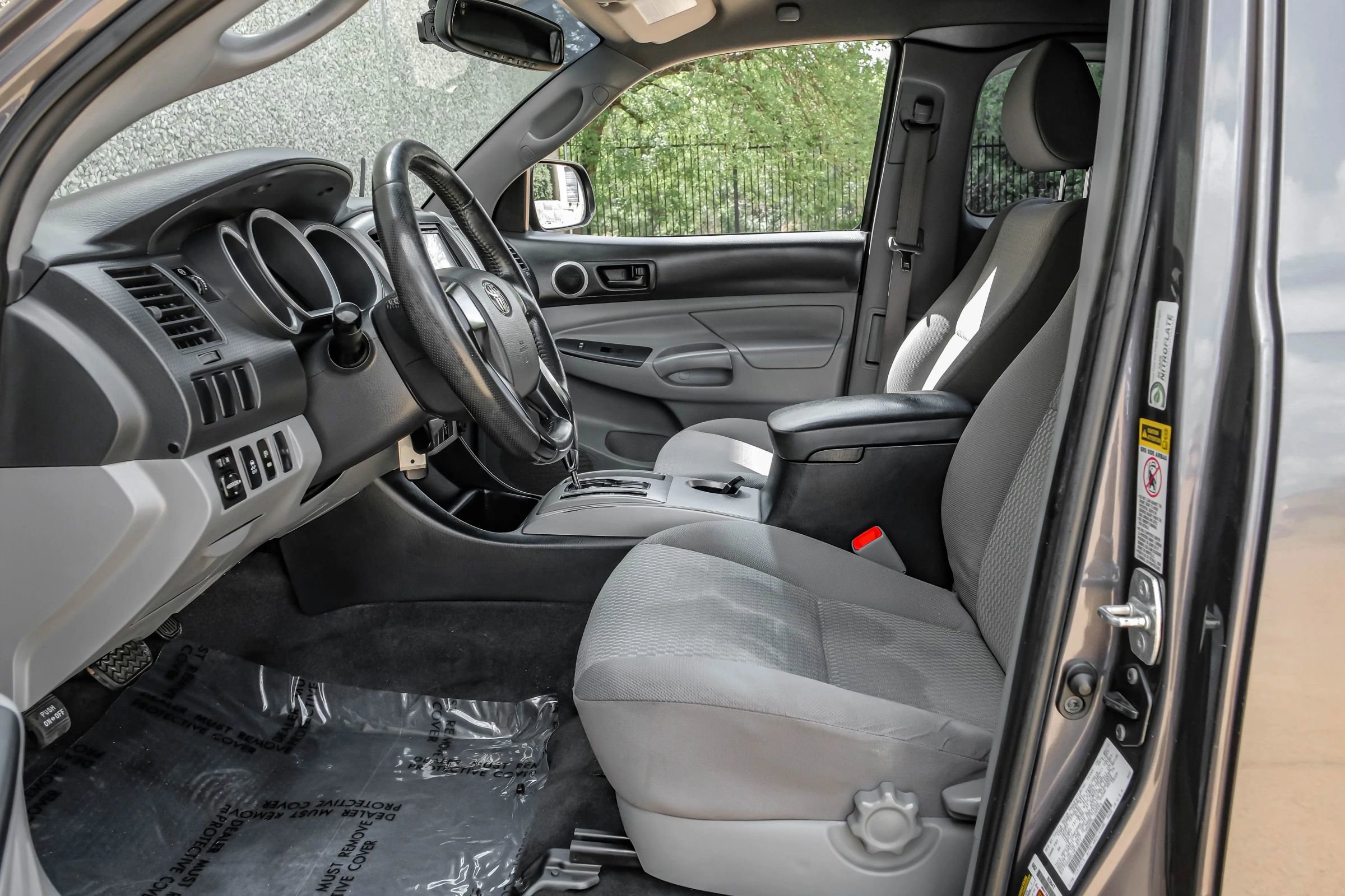 Used 2012 Toyota Tacoma PreRunner w/ SR5 Pkg RWD image 4