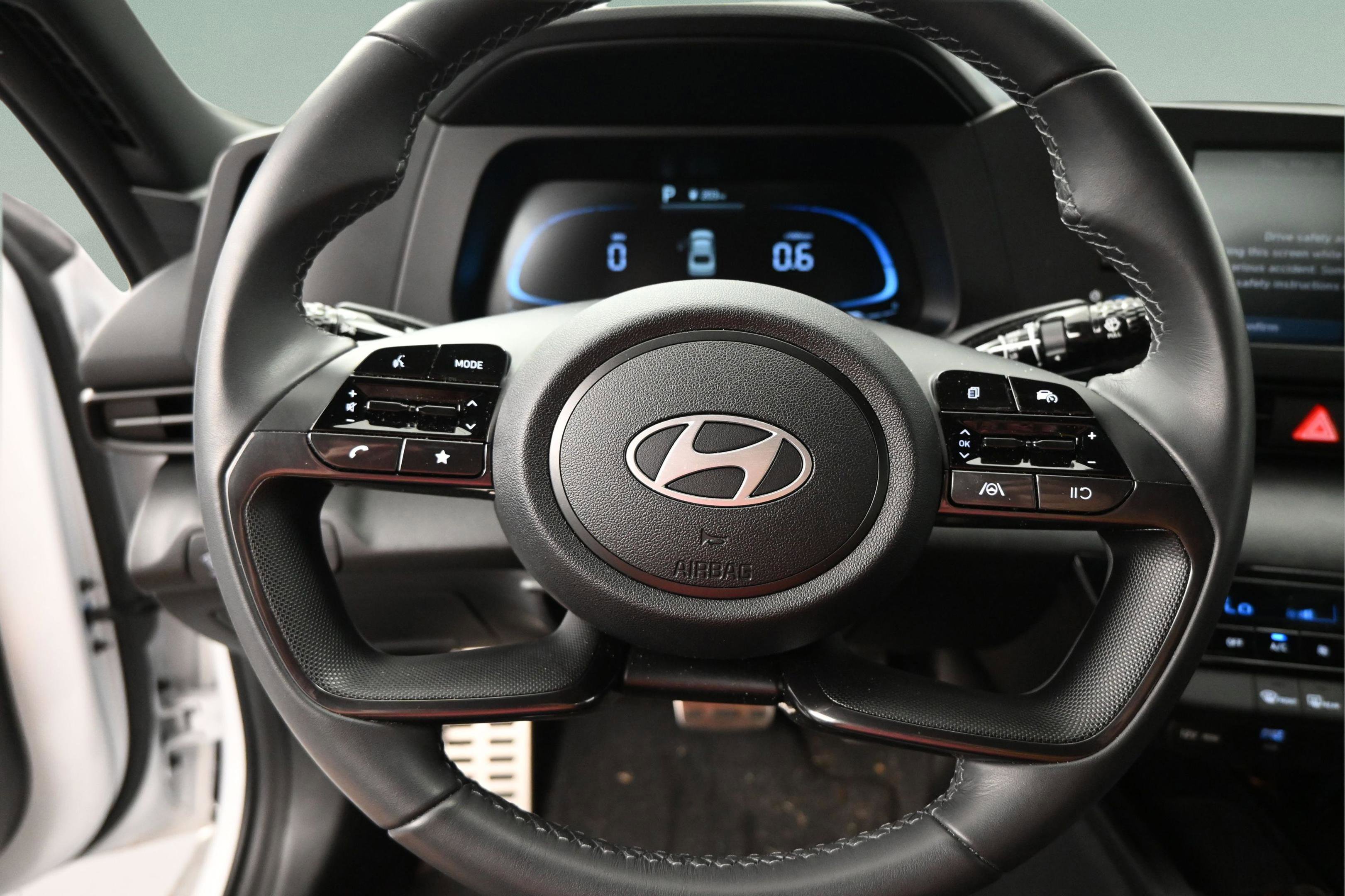 Used 2025 Hyundai Elantra Sport FWD image 27