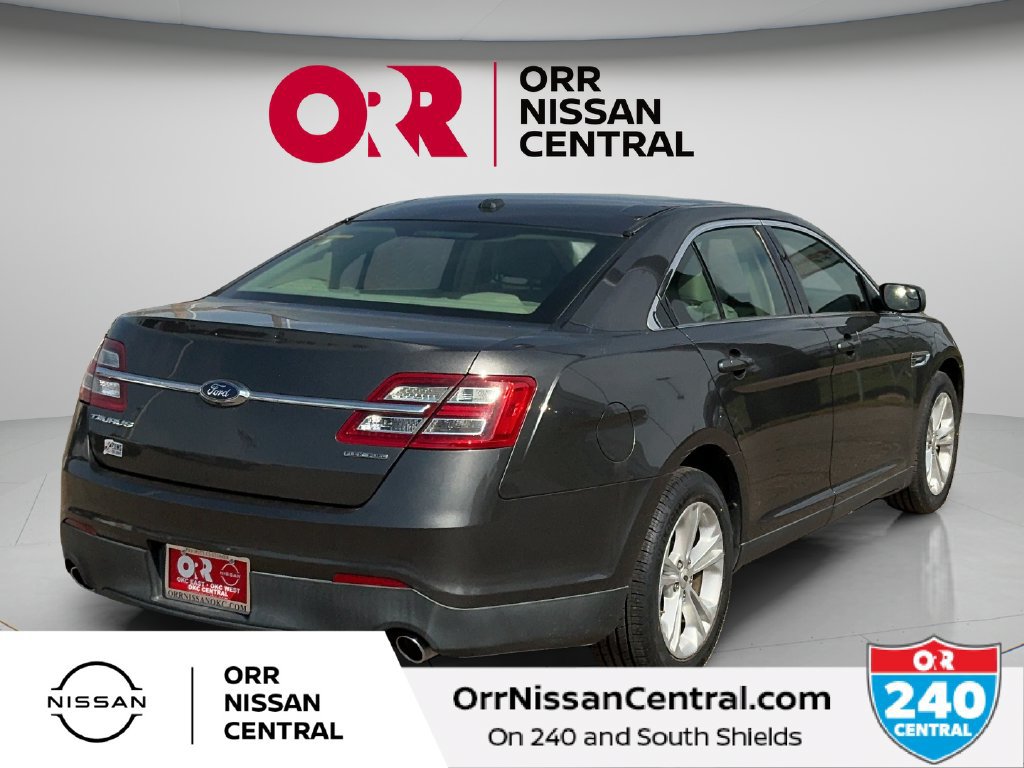 Used 2017 Ford Taurus SE FWD image 5