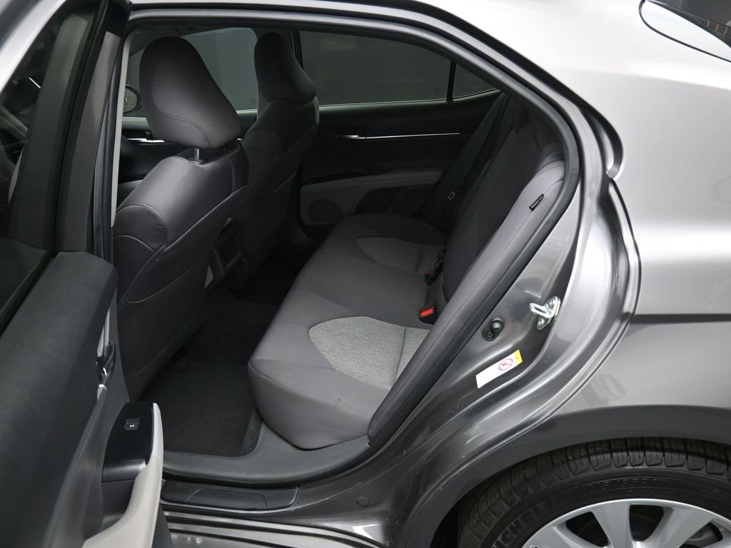 Certified 2018 Toyota Camry LE image 25