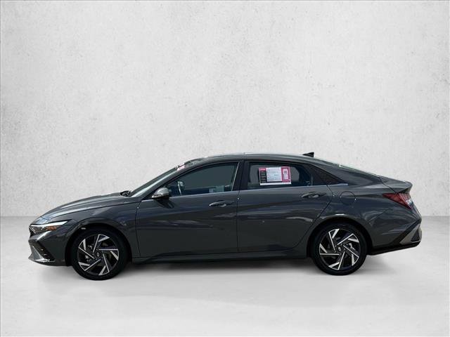 Certified 2025 Hyundai Elantra Limited image 8