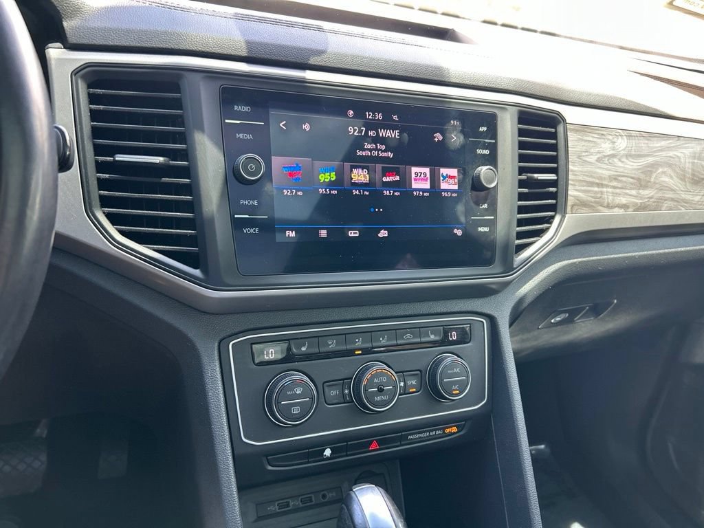 Used 2020 Volkswagen Atlas Cross Sport SE w/ Panoramic Sunroof Package FWD image 33