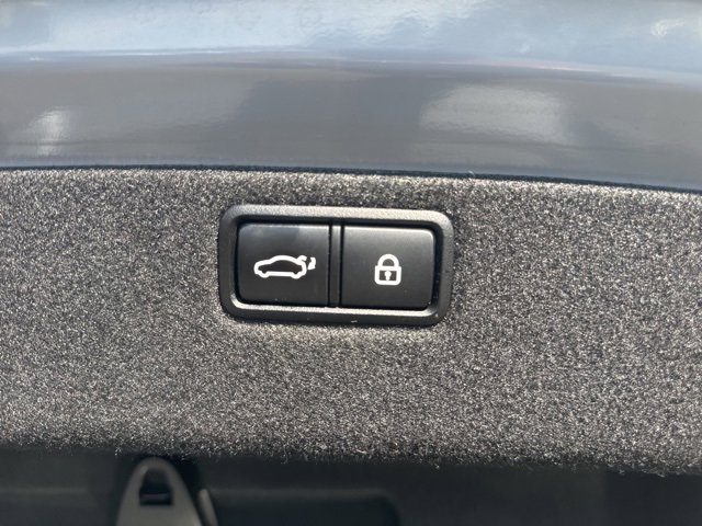 Used 2017 Genesis G80 3.8 w/ Option Group 03 image 31