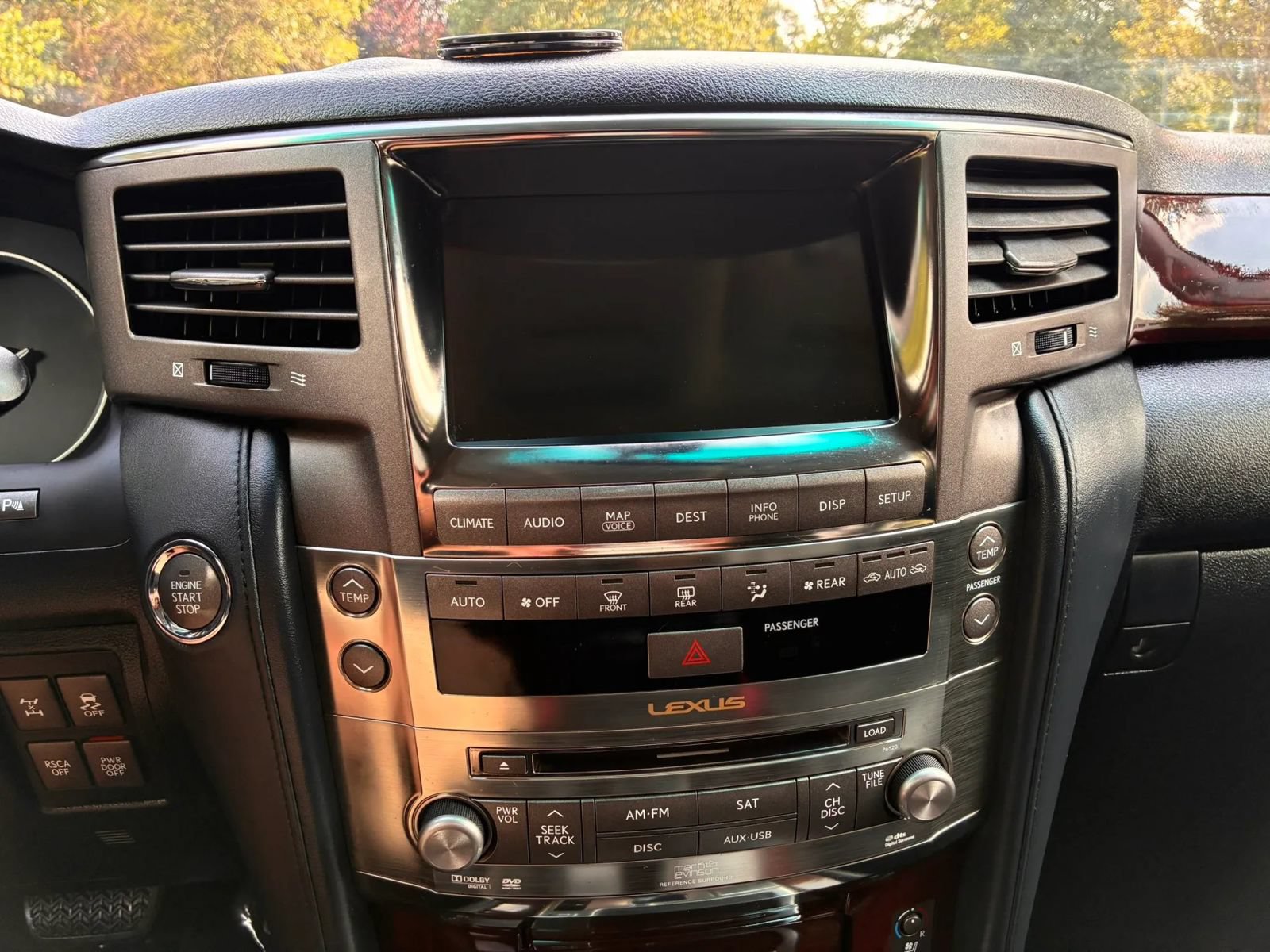Used 2011 Lexus LX 570 4WD w/ Luxury Pkg image 29