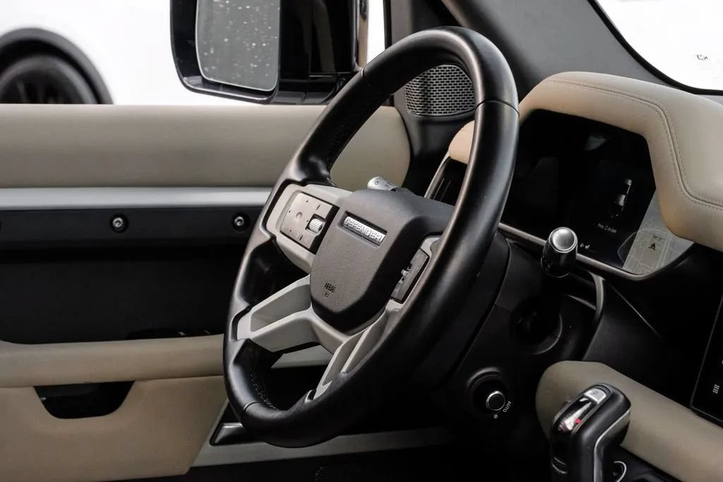 Used 2020 Land Rover Defender 110 SE AWD/4WD image 20