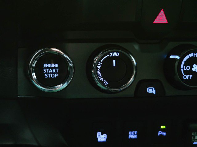 Used 2019 Toyota Tacoma TRD Sport w/ Technology Package AWD/4WD image 26