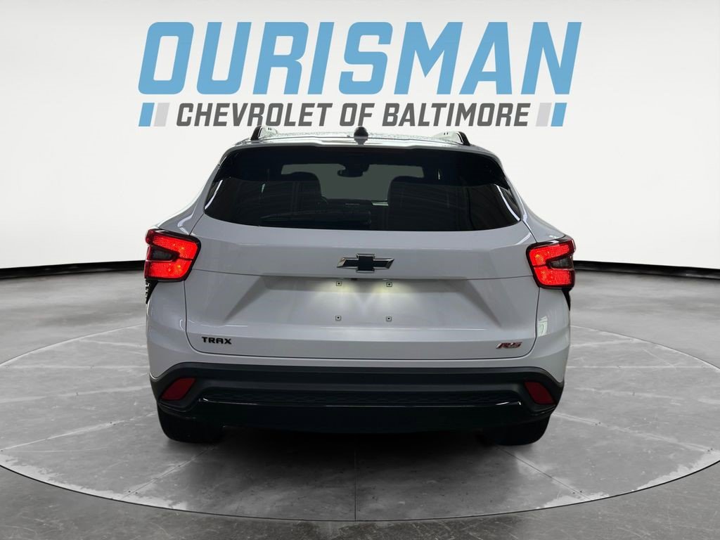 Certified 2025 Chevrolet Trax RS w/ Sunroof Package FWD image 5