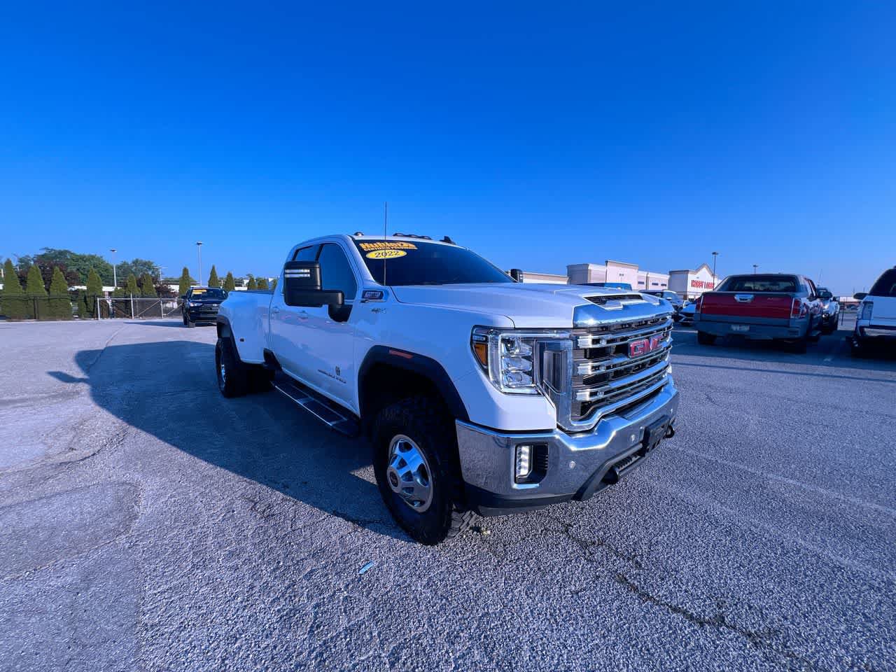 Used 2022 GMC Sierra 3500 SLE w/ SLE Convenience Package AWD/4WD image 2