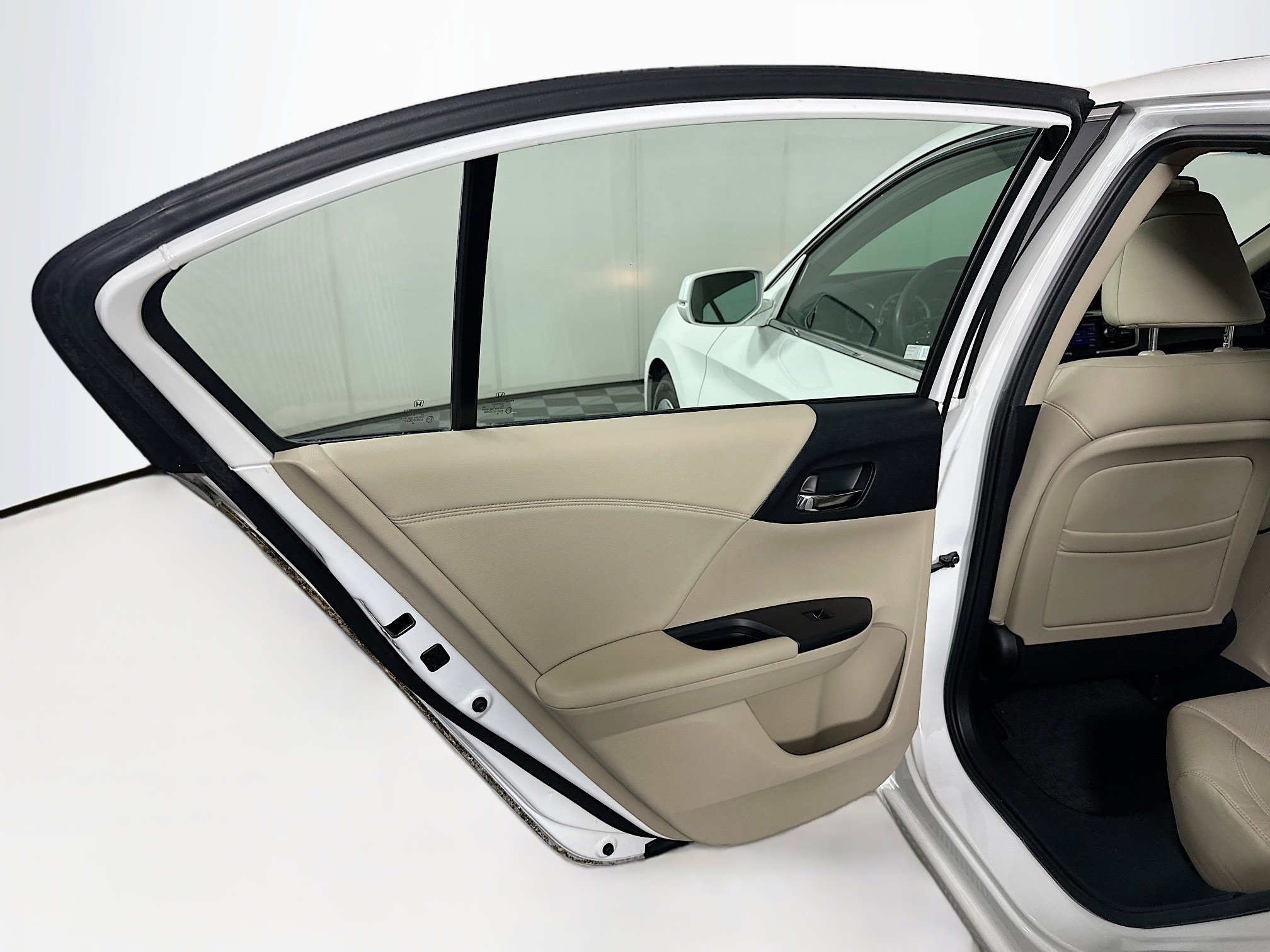 Used 2013 Honda Accord EX-L image 25