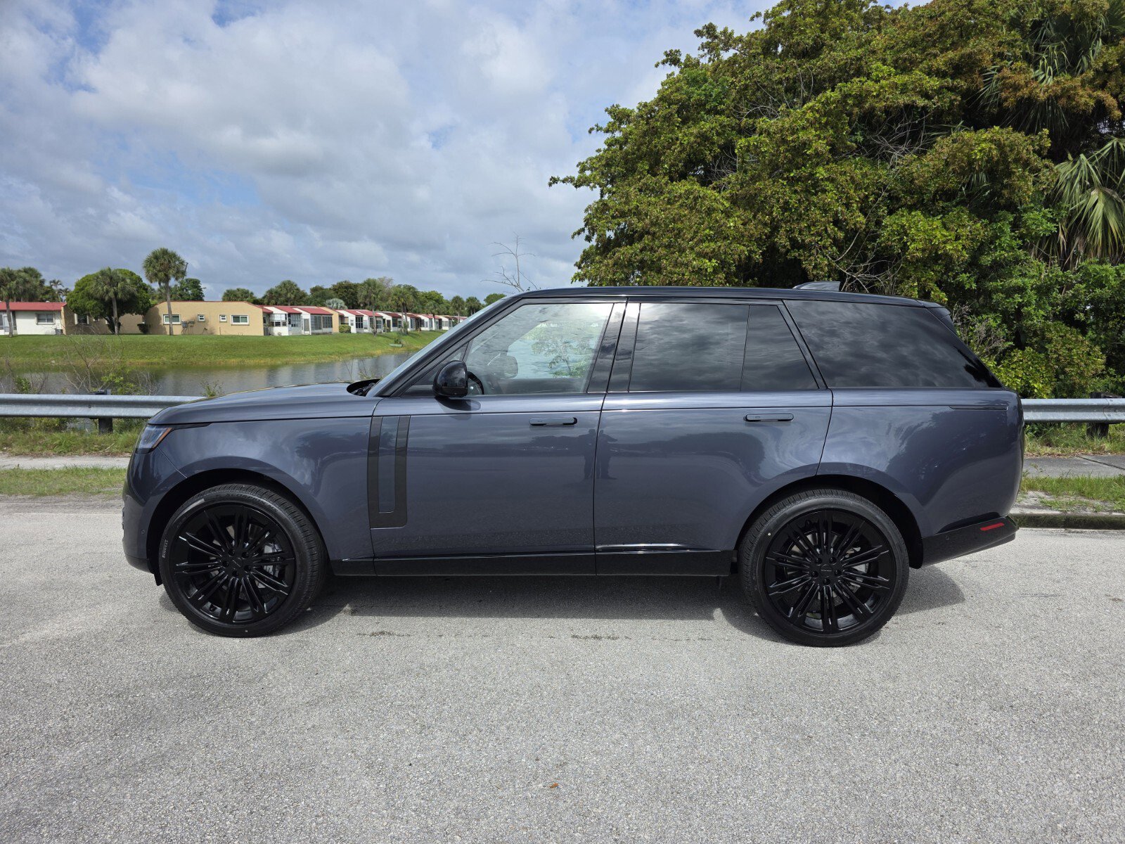New 2026 Land Rover Range Rover SE AWD/4WD image 7
