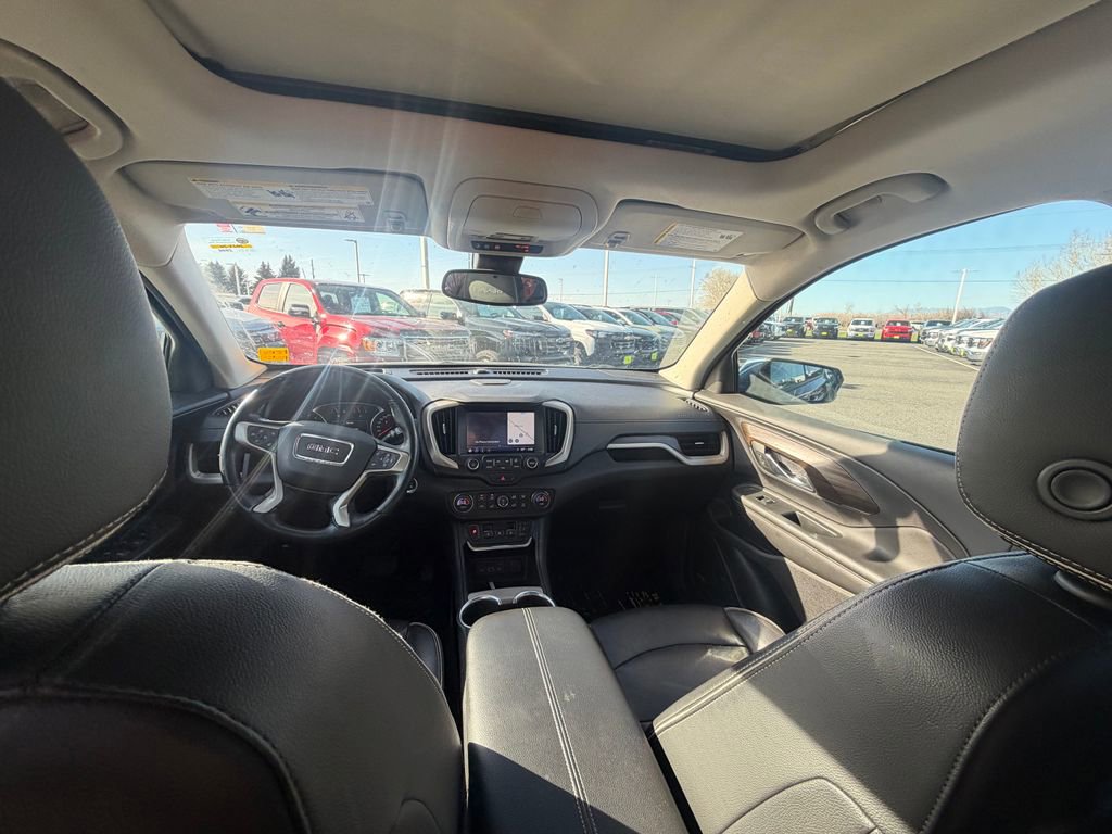 Used 2018 GMC Terrain Denali w/ Driver Alert Package II AWD/4WD image 3