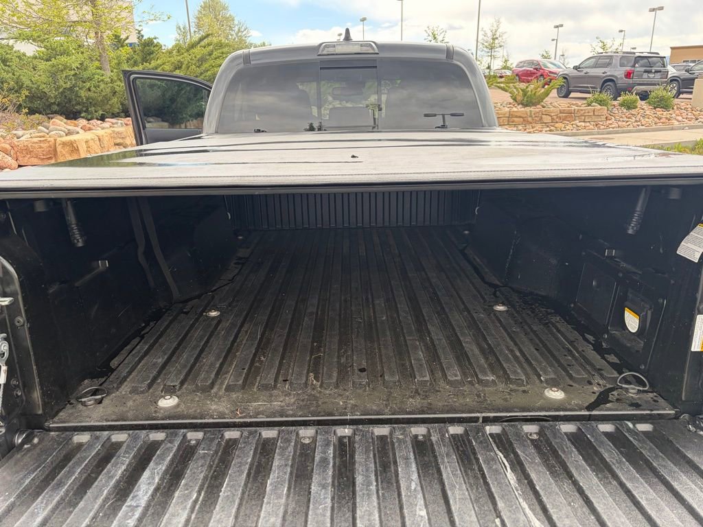 Used 2022 Toyota Tacoma TRD Off-Road w/ Technology Package AWD/4WD image 21