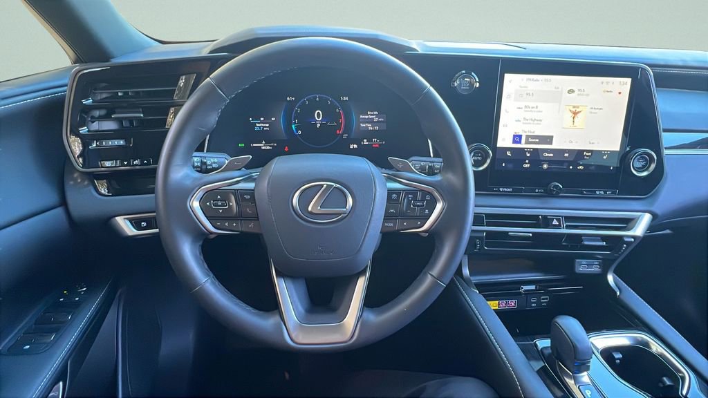 Used 2025 Lexus RX 350 FWD w/ Technology Package image 16