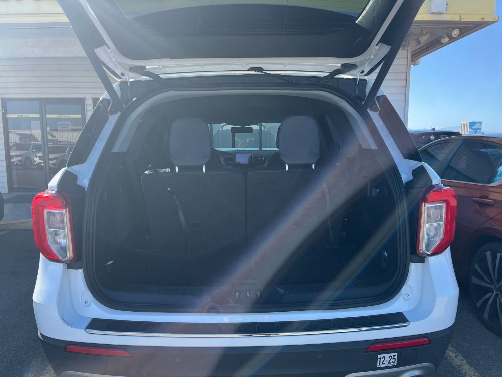 Used 2023 Ford Explorer Limited image 35